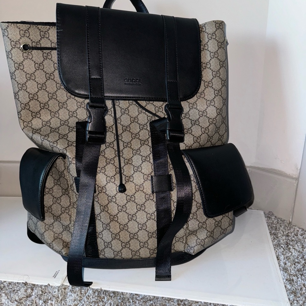 Gucci gg Supreme backpack
